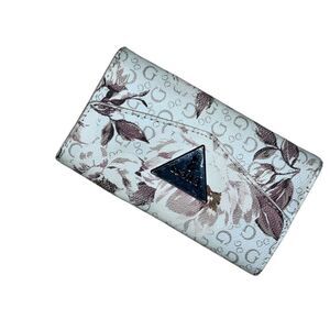 Beautiful women floral leather guess wallet‎ Good Condition